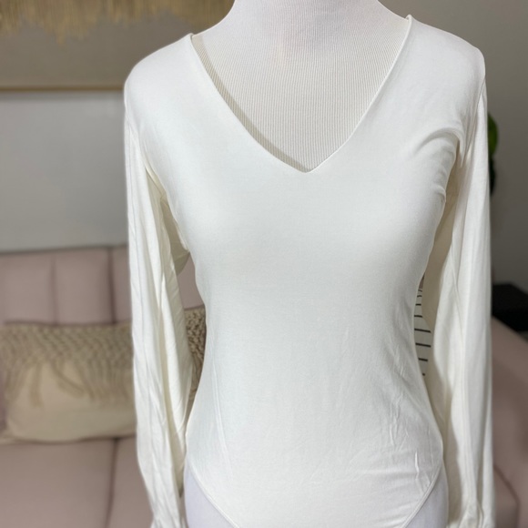 White plunging neck body suit - Picture 8 of 8